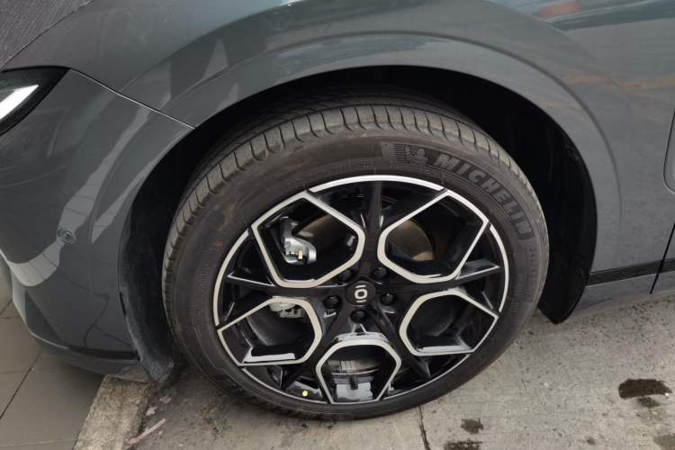 Used CHANGAN NEVO A07 2026 Model Ultra-Long Blue Whale Pure Electric 730 Flagship Edition Left Front Wheel Hub
