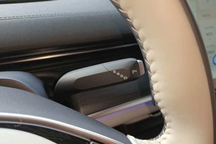 Used CHANGAN NEVO A07 2026 Model Ultra-Long Blue Whale Range-Extending 310 Flagship Edition Gear Lever
