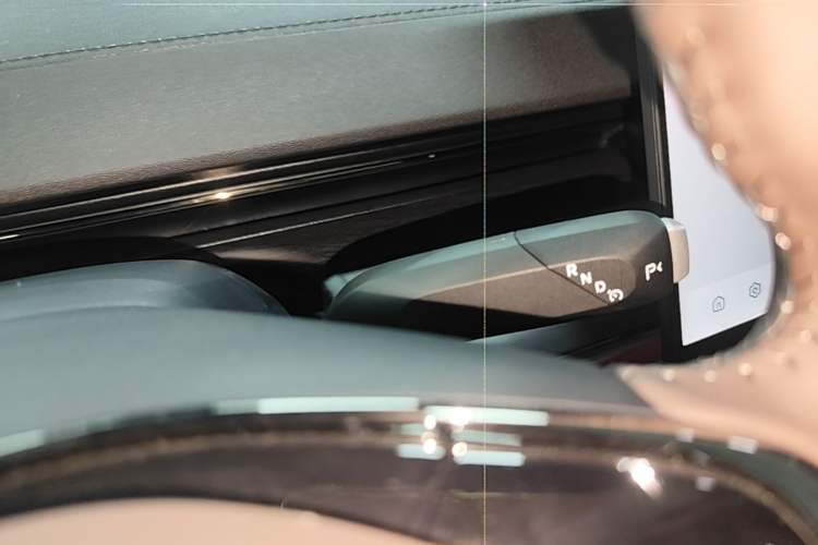 Used CHANGAN NEVO A07 2026 Model Ultra-Long Blue Whale Range-Extending 310 Flagship Edition Gear Lever