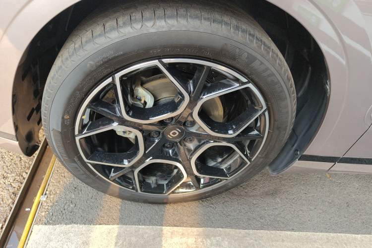 Used CHANGAN NEVO A07 2026 Model Ultra-Long Blue Whale Range-Extending 310 Flagship Edition Left Front Wheel Hub