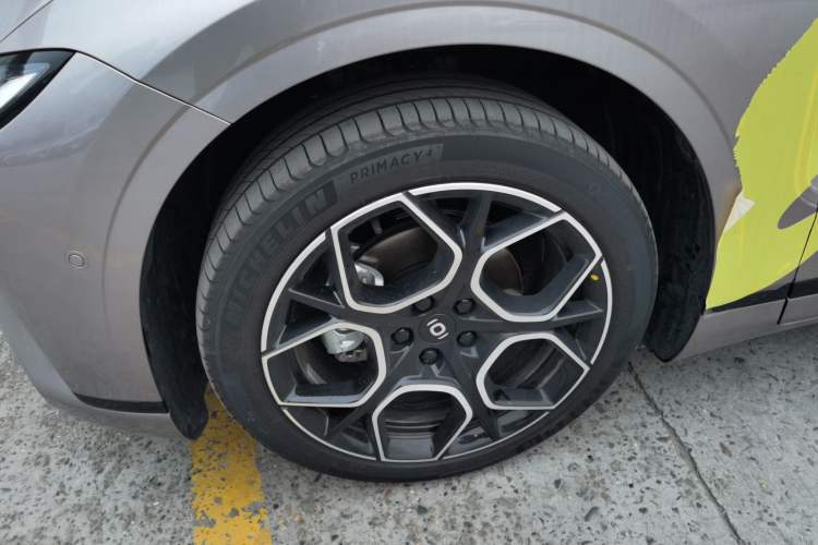 Used CHANGAN NEVO A07 2026 Model Ultra-Long Blue Whale Pure Electric 730 Flagship Edition Left Front Wheel Hub