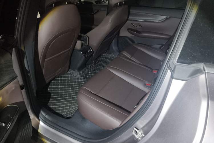 Used CHANGAN NEVO A07 2026 Model Ultra-Long Blue Whale Pure Electric 730 Luxury Edition Left Rear Seat
