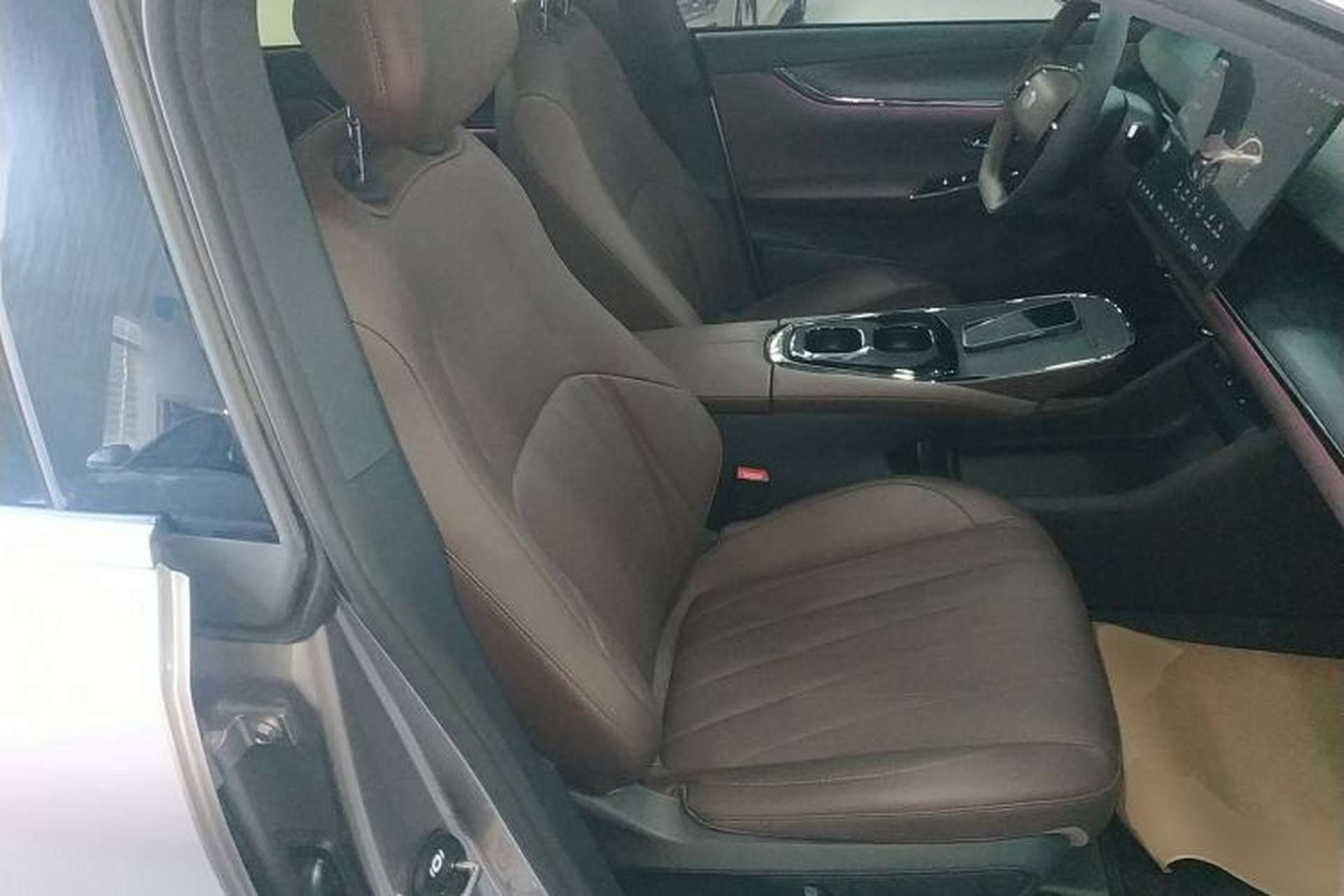 Used CHANGAN NEVO A07 2026 Model Ultra-Long Blue Whale Pure Electric 730 Flagship Edition Right Front Seat