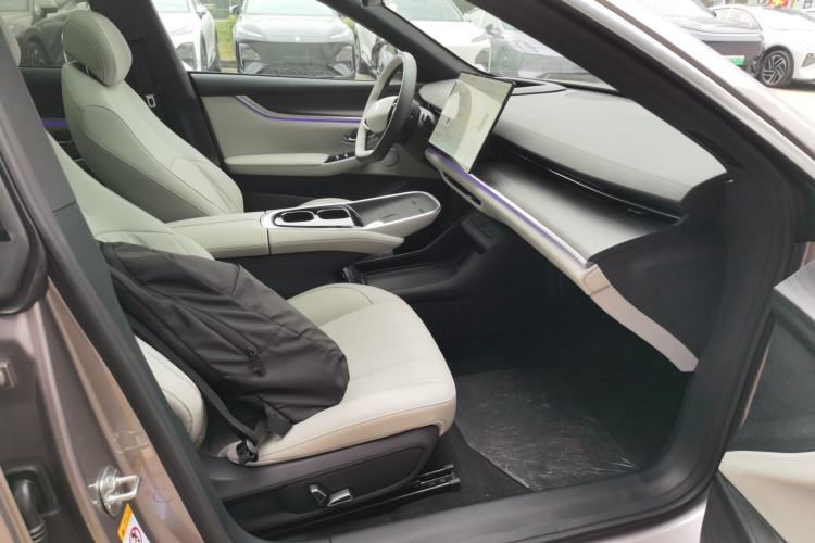 Used CHANGAN NEVO A07 2026 Model Ultra-Long Blue Whale Pure Electric 730 Flagship Edition Right Front Seat