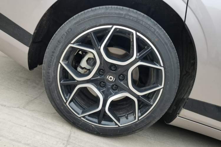 Used CHANGAN NEVO A07 2026 Model Ultra-Long Blue Whale Pure Electric 730 Luxury Edition Right Rear Wheel Hub