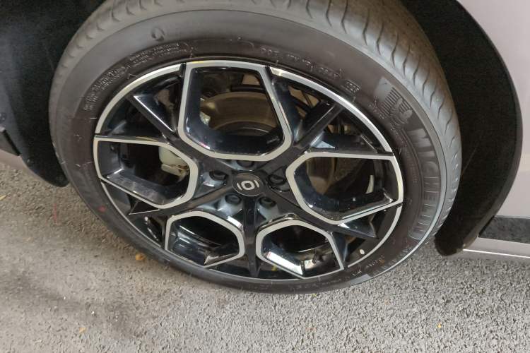 Used CHANGAN NEVO A07 2026 Model Ultra-Long Blue Whale Range-Extending 310 Flagship Edition Right Rear Wheel Hub