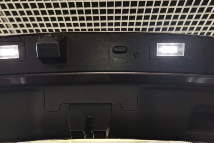 Used CHANGAN NEVO A07 2026 Model Ultra-Long Blue Whale Pure Electric 730 Flagship Edition Trunk