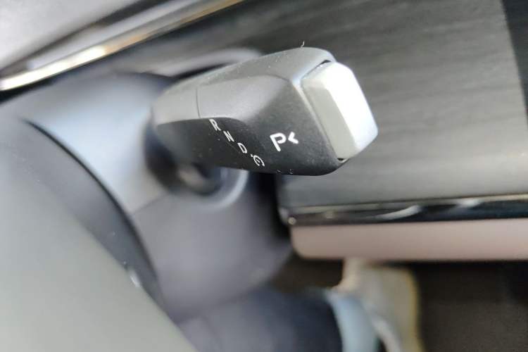 Used CHANGAN NEVO A07 2026 Model Ultra-Long Blue Whale Range-Extending 310 Flagship Edition Gear Lever
