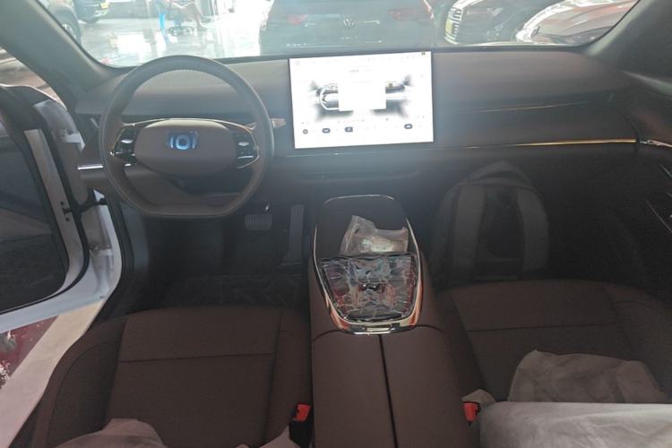 Used CHANGAN NEVO A07 2026 Model Ultra-Long Blue Whale Range-Extending 310 Luxury Edition Center Console