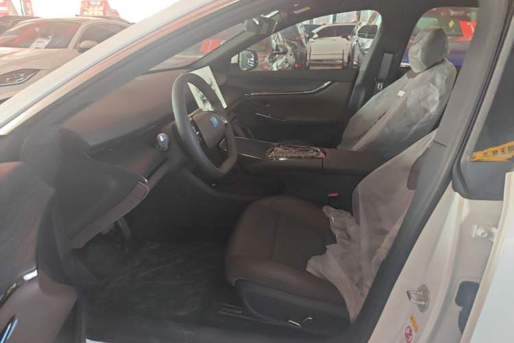 Used CHANGAN NEVO A07 2026 Model Ultra-Long Blue Whale Range-Extending 310 Luxury Edition Driver Seat