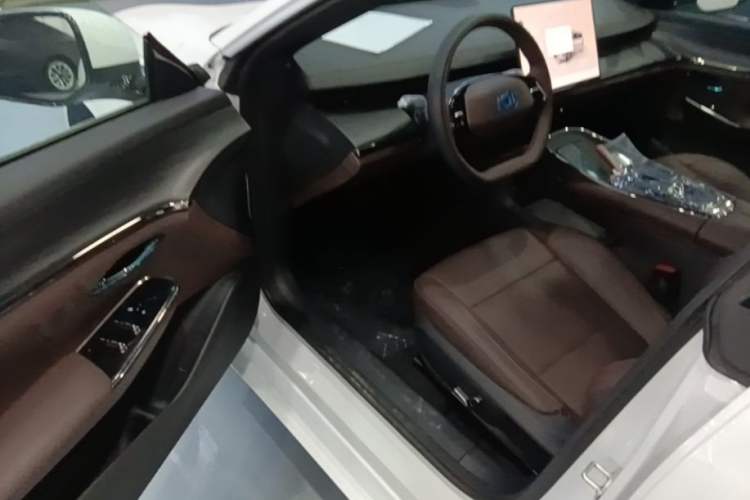 Used CHANGAN NEVO A07 2026 Model Ultra-Long Blue Whale Pure Electric 730 Luxury Edition Driver Seat