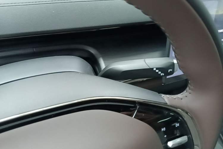 Used CHANGAN NEVO A07 2026 Model Ultra-Long Blue Whale Pure Electric 730 Luxury Edition Gear Lever
