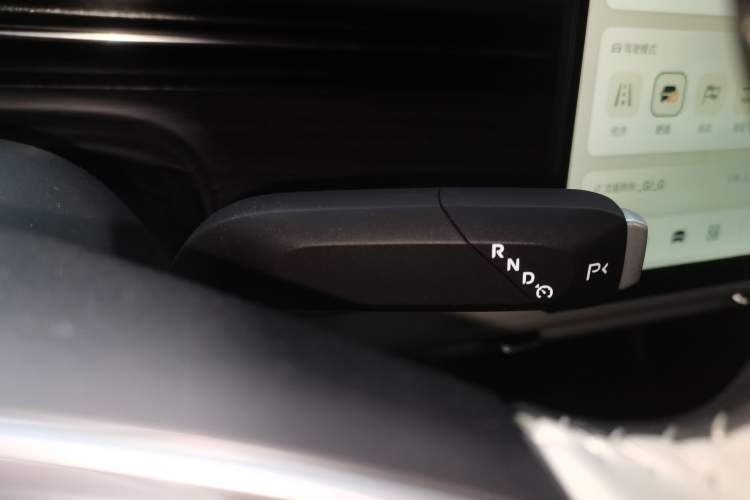Used CHANGAN NEVO A07 2026 Model Ultra-Long Blue Whale Range-Extending 310 Flagship Edition Gear Lever