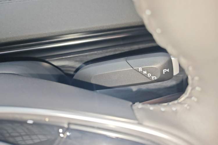 Used CHANGAN NEVO A07 2026 Model Ultra-Long Blue Whale Pure Electric 730 Flagship Edition Gear Lever