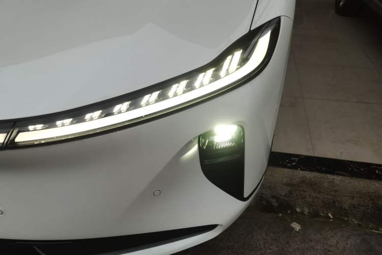 Used CHANGAN NEVO A07 2026 Model Ultra-Long Blue Whale Range-Extending 310 Flagship Edition Left Front Headlight