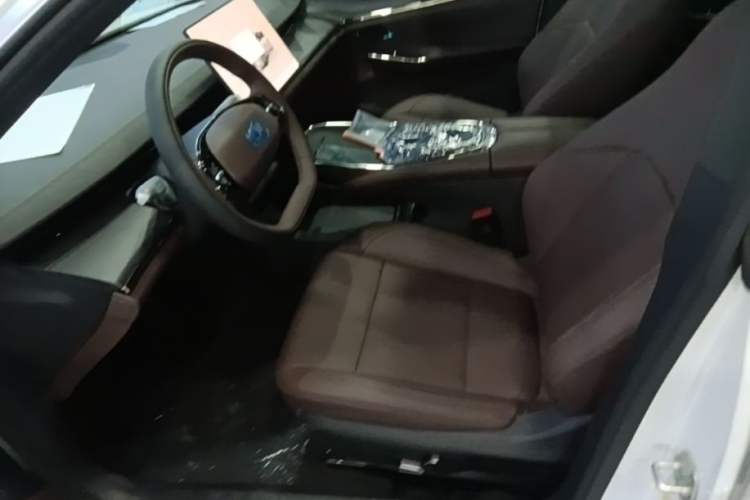 Used CHANGAN NEVO A07 2026 Model Ultra-Long Blue Whale Pure Electric 730 Luxury Edition Left Front Seat