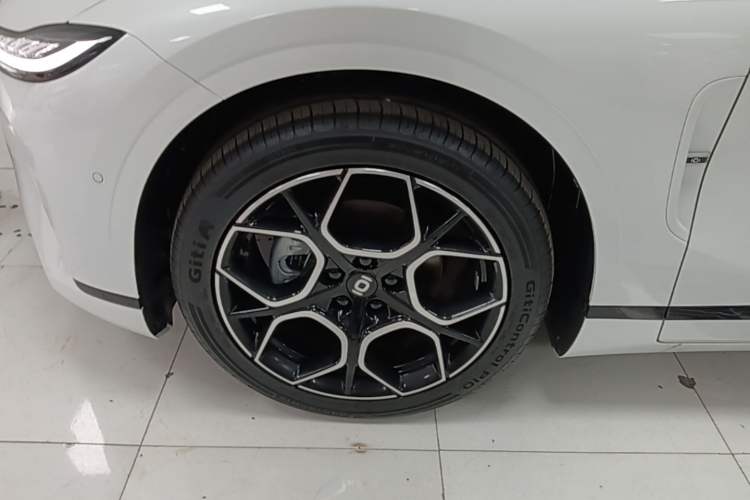 Used CHANGAN NEVO A07 2026 Model Ultra-Long Blue Whale Pure Electric 730 Luxury Edition Left Front Wheel Hub