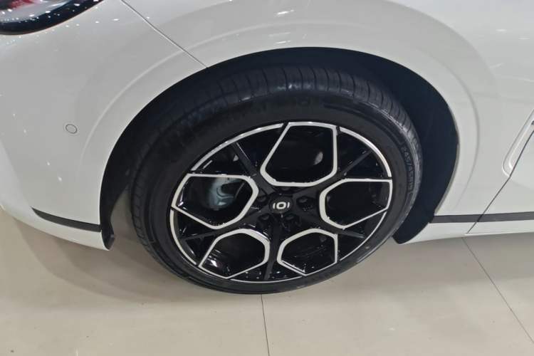Used CHANGAN NEVO A07 2026 Model Ultra-Long Blue Whale Pure Electric 730 Flagship Edition Left Front Wheel Hub