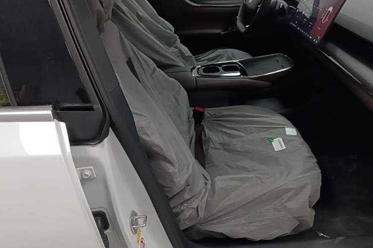 Used CHANGAN NEVO A07 2026 Model Ultra-Long Blue Whale Pure Electric 730 Luxury Edition Right Front Seat