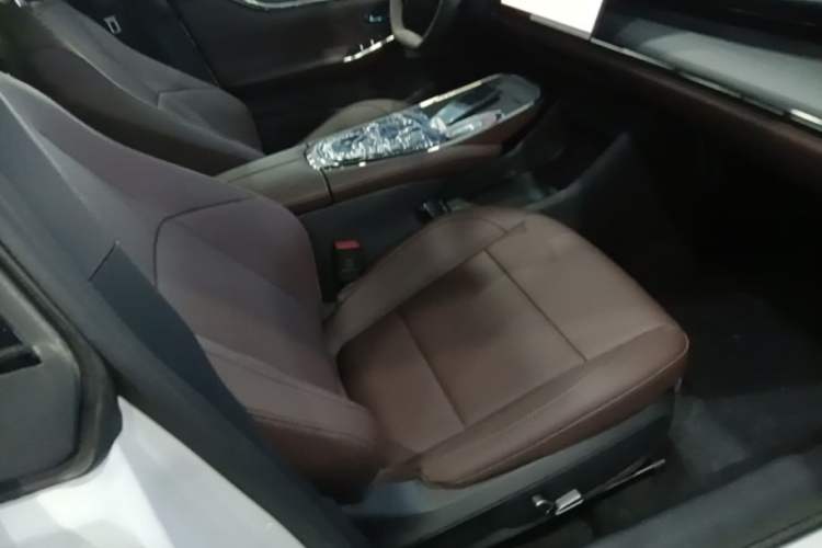 Used CHANGAN NEVO A07 2026 Model Ultra-Long Blue Whale Pure Electric 730 Luxury Edition Right Front Seat