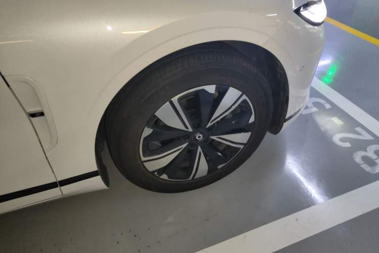 Used CHANGAN NEVO A07 2026 Model 550 Enjoyment Edition Right Front Wheel Hub