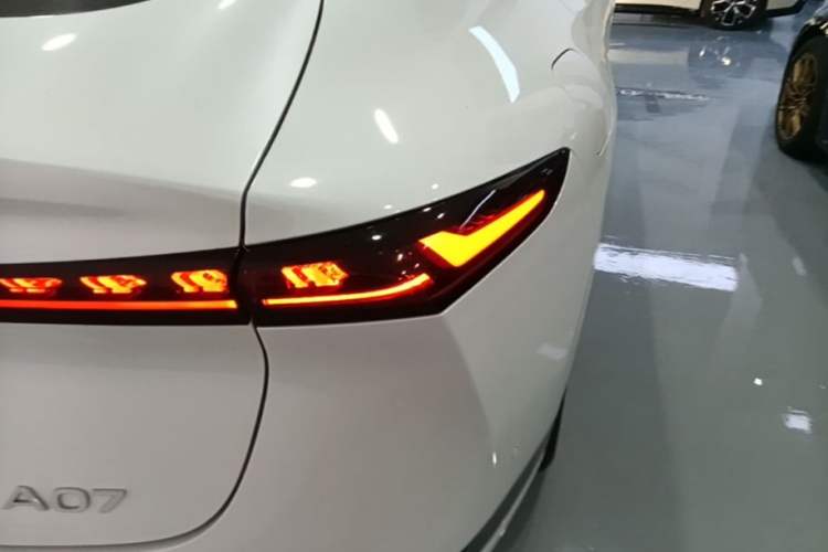 Used CHANGAN NEVO A07 2026 Model Ultra-Long Blue Whale Pure Electric 730 Luxury Edition Right Rear Taillight