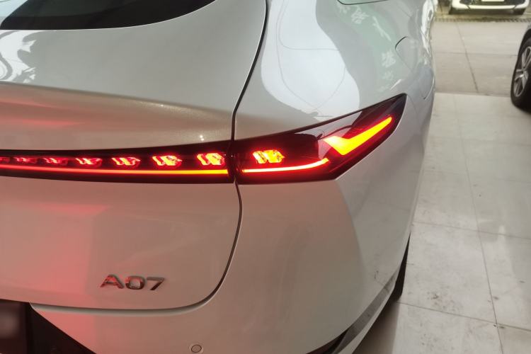 Used CHANGAN NEVO A07 2026 Model Ultra-Long Blue Whale Range-Extending 310 Flagship Edition Right Rear Taillight