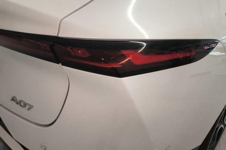 Used CHANGAN NEVO A07 2026 Model Ultra-Long Blue Whale Pure Electric 730 Flagship Edition Right Rear Taillight