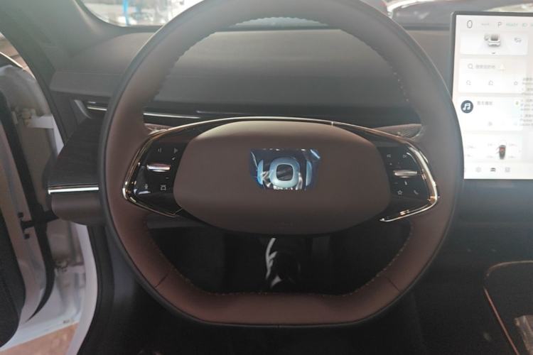 Used CHANGAN NEVO A07 2026 Model Ultra-Long Blue Whale Range-Extending 310 Luxury Edition Steering Wheel