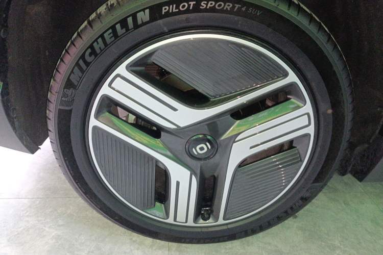 Used CHANGAN NEVO E07 2025 All-Electric 4x4 90kWh Ultra High-Performance Edition Exterior 8