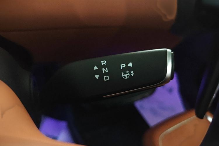 Used CHANGAN NEVO E07 2025 All-Electric 4x4 90kWh Ultra High-Performance Edition Gear Lever