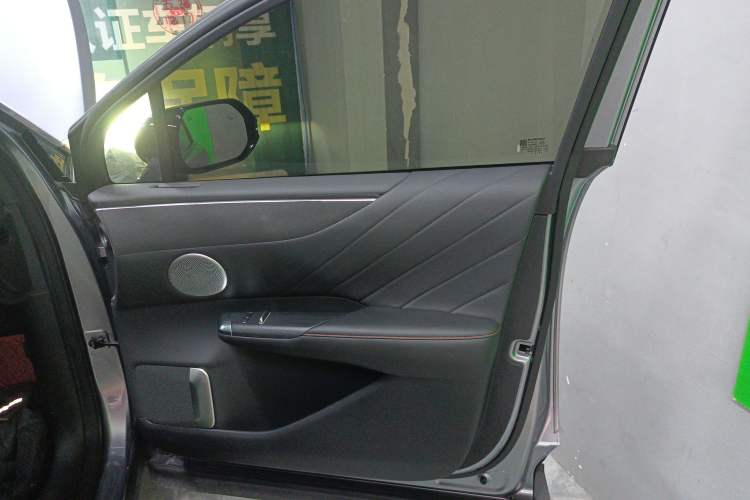 Used CHANGAN NEVO E07 2025 All-Electric 4x4 90kWh Ultra High-Performance Edition Interior 5