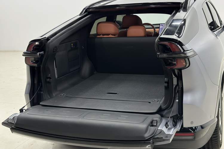 Used CHANGAN NEVO E07 2025 All-Electric 4x4 90kWh Ultra High-Performance Edition Trunk