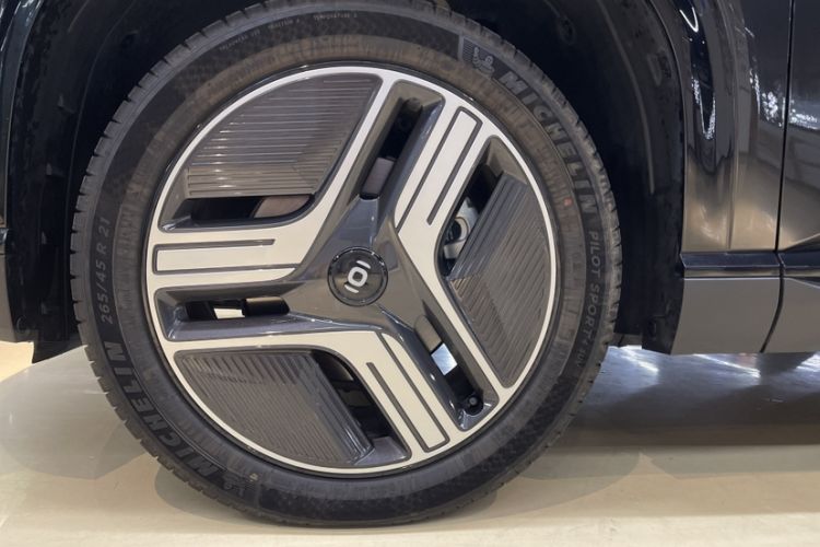 Used CHANGAN NEVO E07 2025 All-Electric 4x4 90kWh Ultra High-Performance Edition Exterior 9