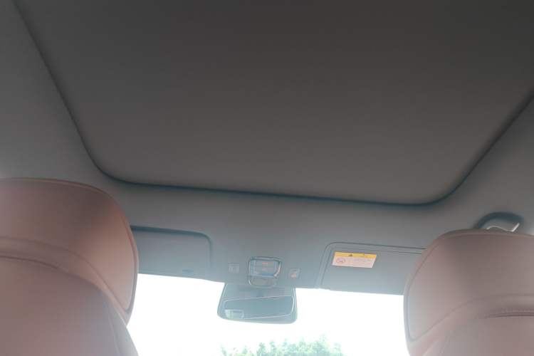 Used CHANGAN NEVO E07 2025 All-Electric 4x4 with 90 kWh Max Intelligent Driving Version Headliner