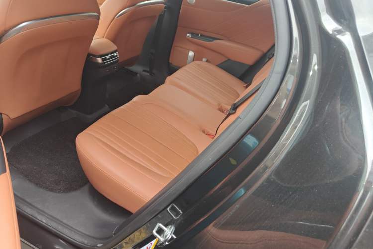 Used CHANGAN NEVO E07 2025 All-Electric 4x4 with 90 kWh Max Intelligent Driving Version Left Rear Seat