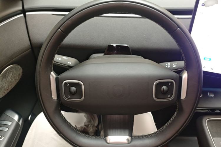 Used CHANGAN NEVO E07 2025 Extended-Range All-Wheel Drive 39 kWh Ultra-High-Performance Version Steering Wheel