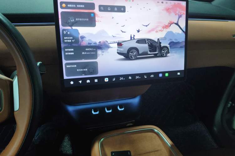 Used CHANGAN NEVO E07 2025 All-Electric 4x4 with 90 kWh Max Intelligent Driving Version Audio And AC Panel