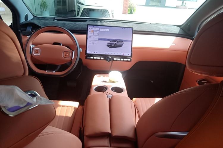 Used CHANGAN NEVO E07 2025 All-Electric 4x4 90kWh Ultra High-Performance Edition Center Console