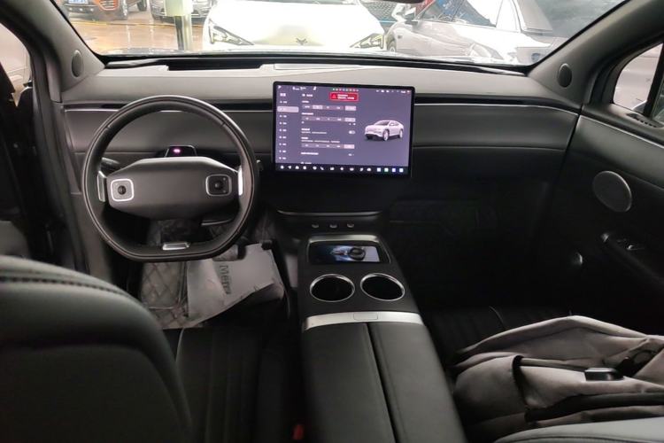 Used CHANGAN NEVO E07 2026 Model Pure Electric Four-Wheel Drive 90kWh Dacheng Edition Center Console