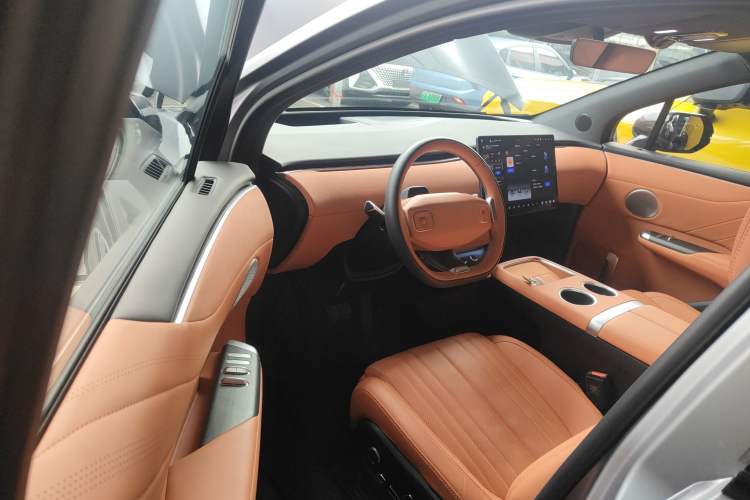 Used CHANGAN NEVO E07 2025 All-Electric 4x4 with 90 kWh Max Intelligent Driving Version Driver Seat