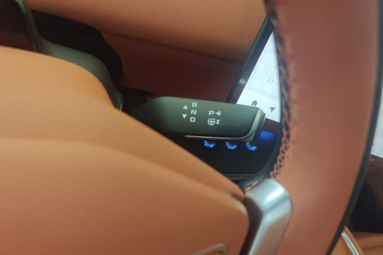 Used CHANGAN NEVO E07 2025 All-Electric 4x4 90kWh Ultra High-Performance Edition Gear Lever