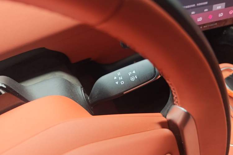 Used CHANGAN NEVO E07 2026 Model Pure Electric Four-Wheel Drive 90kWh Dacheng Edition Gear Lever
