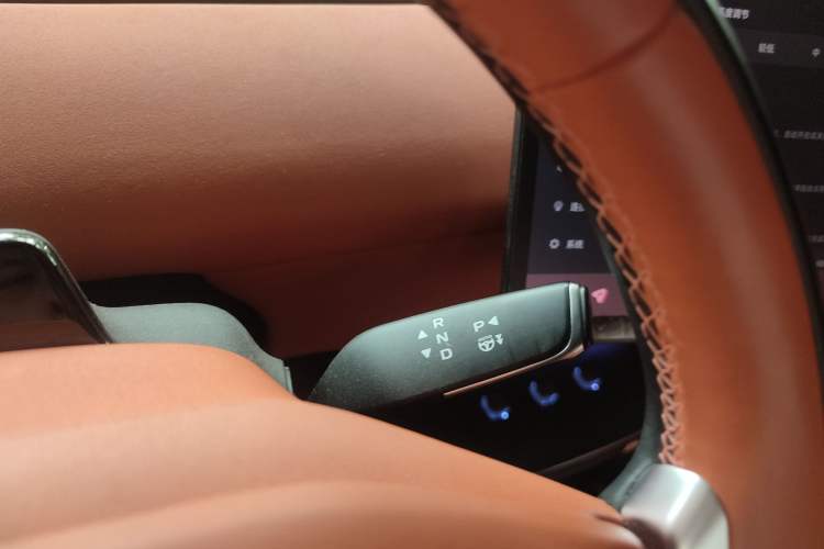 Used CHANGAN NEVO E07 2025 All-Electric 4x4 90kWh Ultra High-Performance Edition Gear Lever