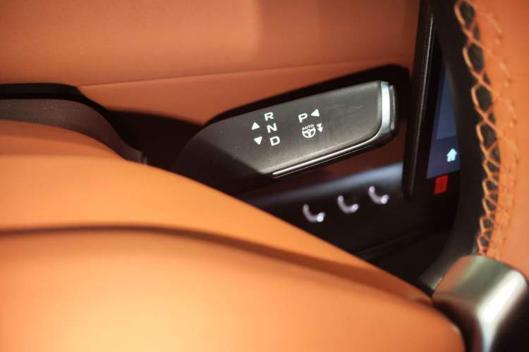 Used CHANGAN NEVO E07 2025 All-Electric 4x4 90kWh Ultra High-Performance Edition Gear Lever