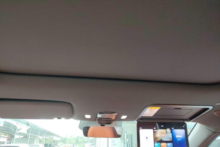 Used CHANGAN NEVO E07 2025 All-Electric 4x4 with 90 kWh Max Intelligent Driving Version Headliner