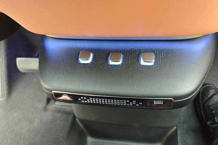 Used CHANGAN NEVO E07 2025 All-Electric 4x4 90kWh Ultra High-Performance Edition Interior 1