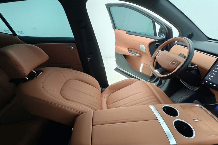 Used CHANGAN NEVO E07 2025 All-Electric 4x4 90kWh Ultra High-Performance Edition Interior 9