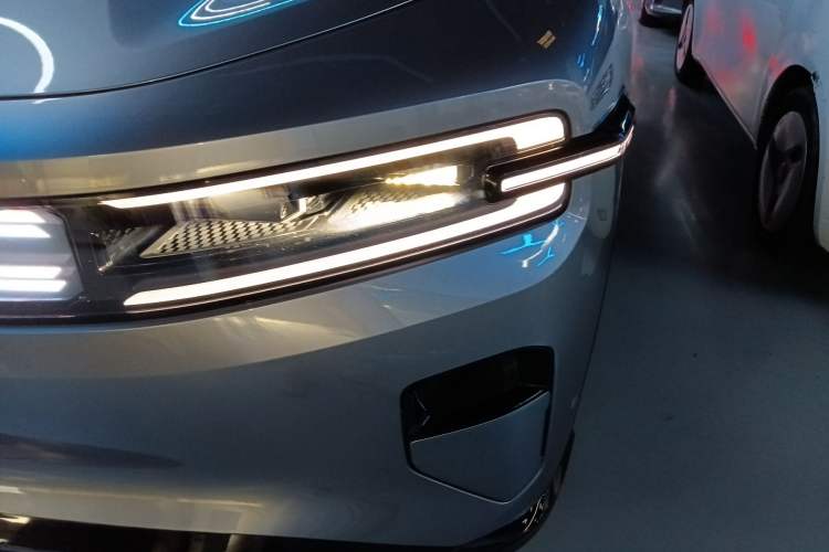 Used CHANGAN NEVO E07 2025 All-Electric 4x4 with 90 kWh Max Intelligent Driving Version
