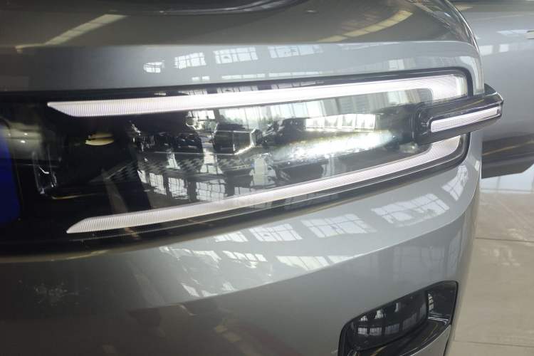 Used CHANGAN NEVO E07 2025 All-Electric 4x4 90kWh Ultra High-Performance Edition Left Front Headlight